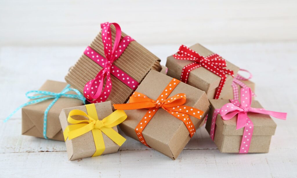 5 רעיונות למתנות שיגרמו ללקוחות שלכם להזכיר אתכם ולהמליץ עליכם