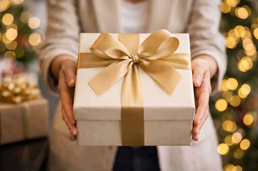 אריזת מתנה זהובה